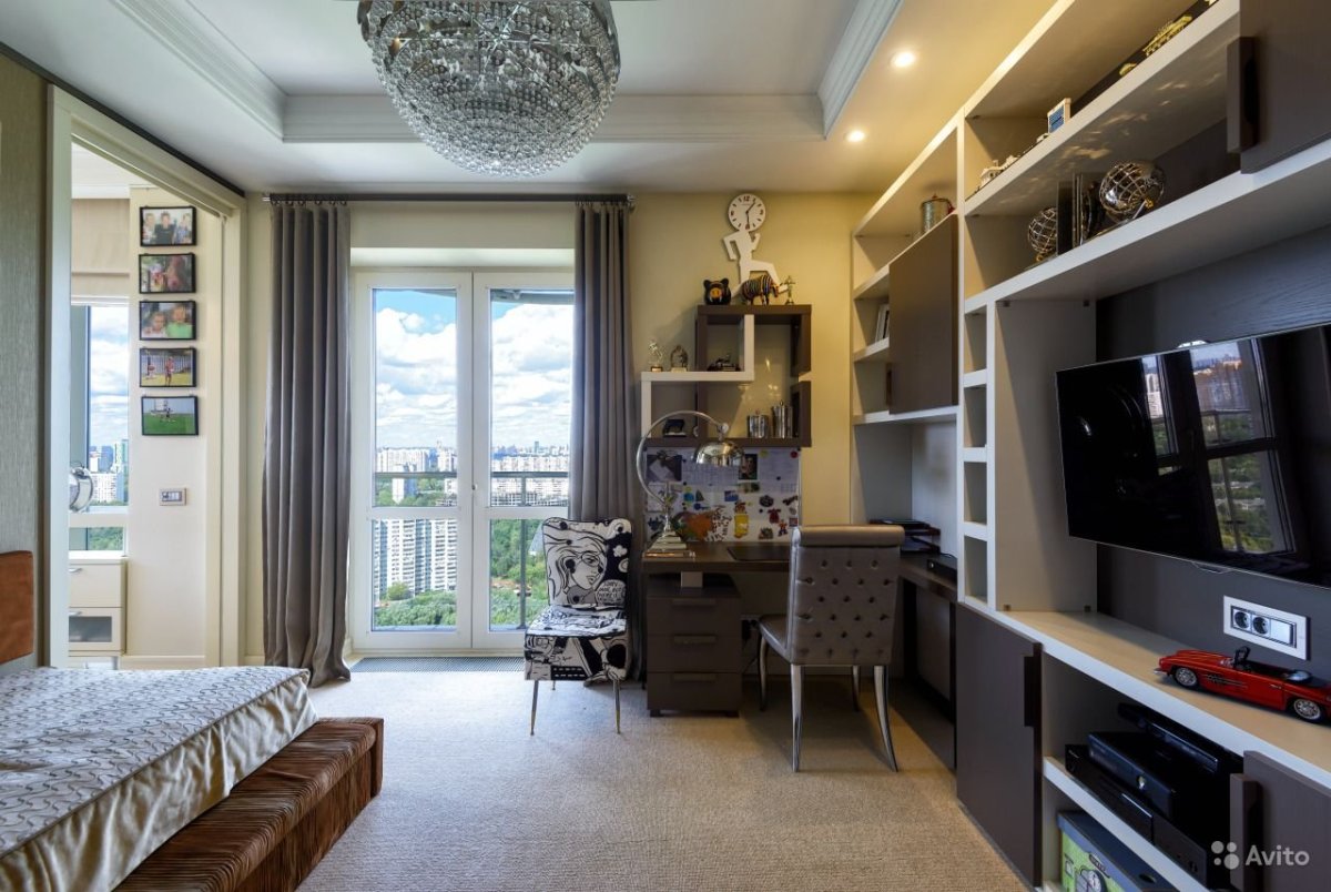 Комната для подростка с балконом