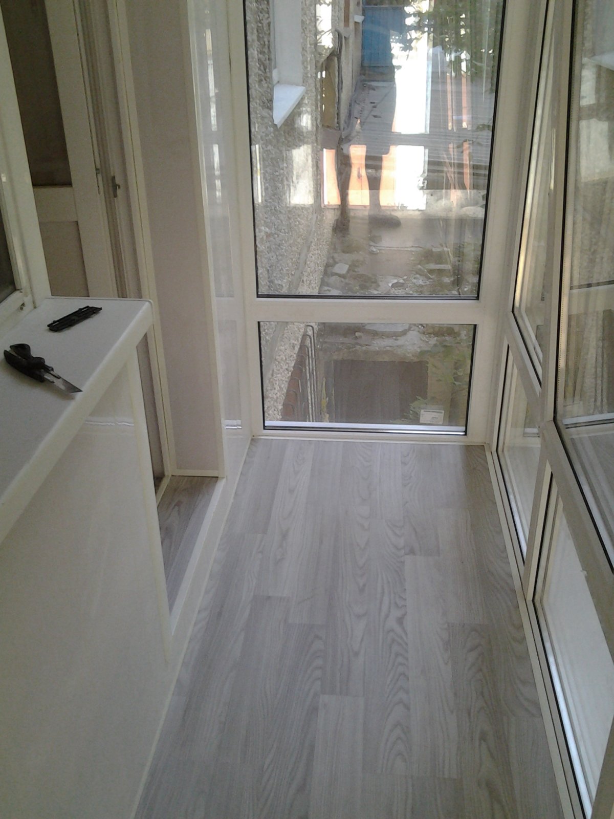 Ламинированный балкон