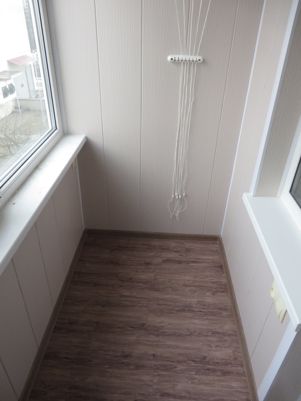 Длинная узкая лоджия