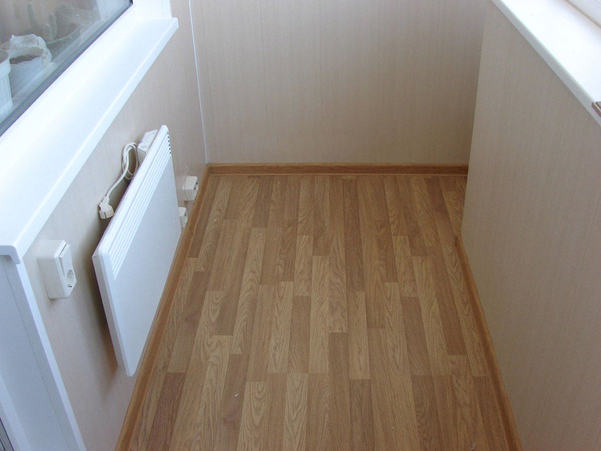 Отделка лоджии ламинатом