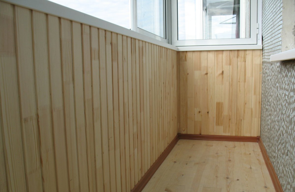 Балкон виниловая вагонка