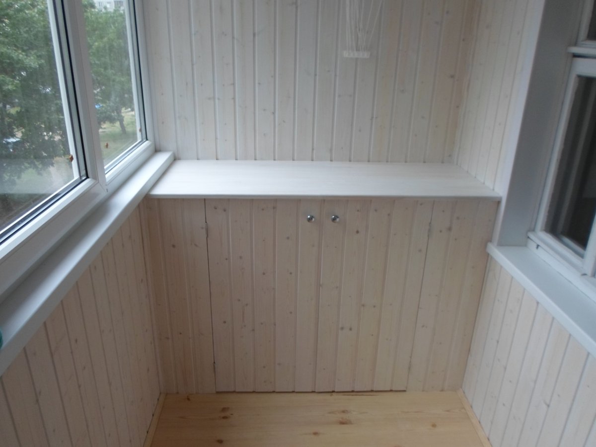 Обшивка балконов в Уфе евровагонкой