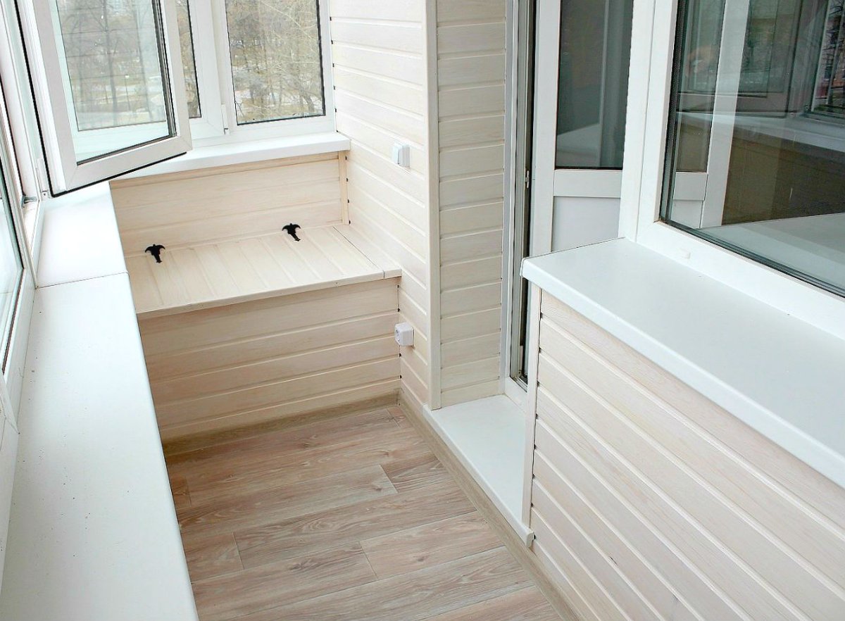 Отделка подоконника сайдингом внутри помещения