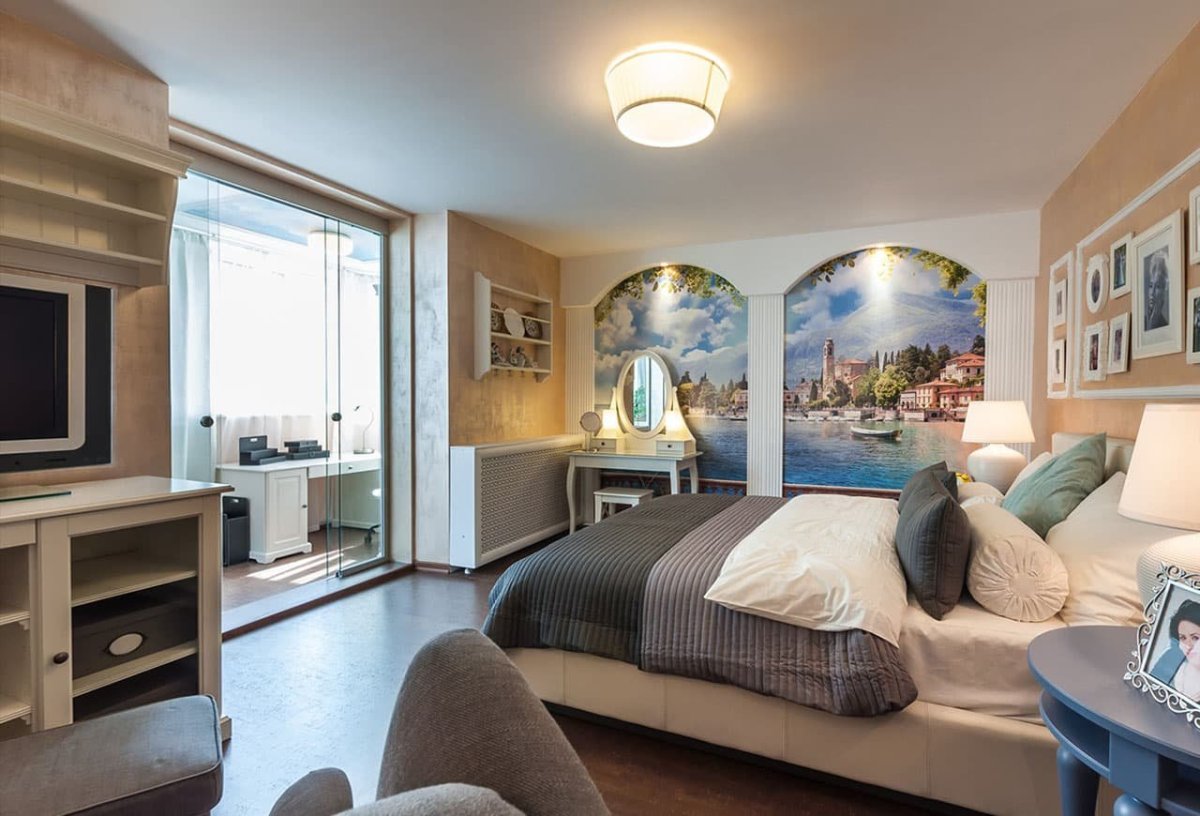 Интерьер уютные спальни с балконом