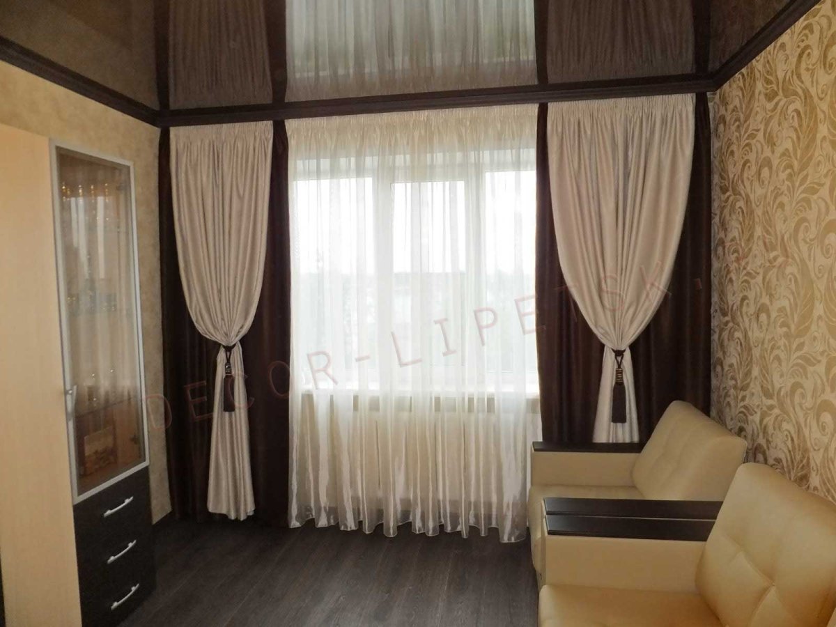 Шторы цвета венге и молочного дуба