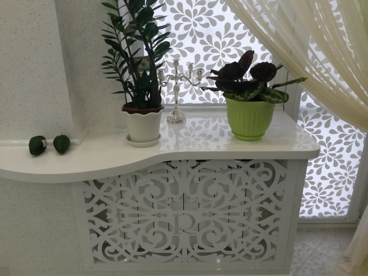 Кухня со столешницей у окна