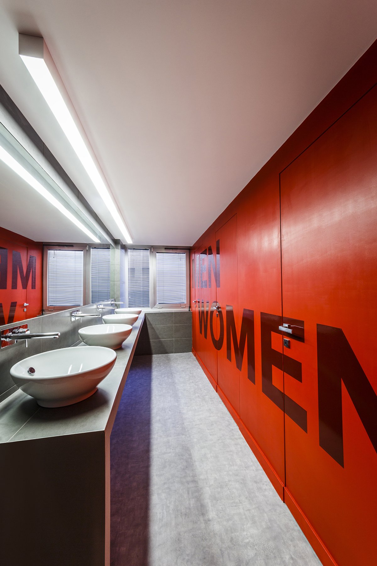 Общественный санузел интерьер