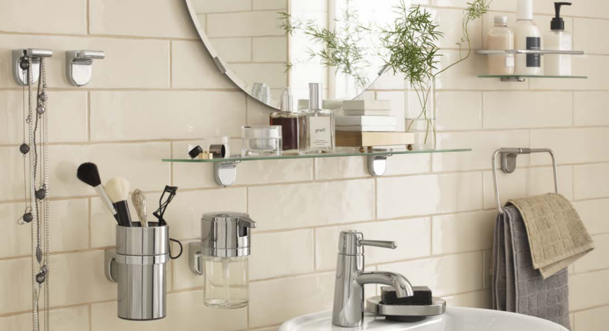 Размещение аксессуаров в ванной