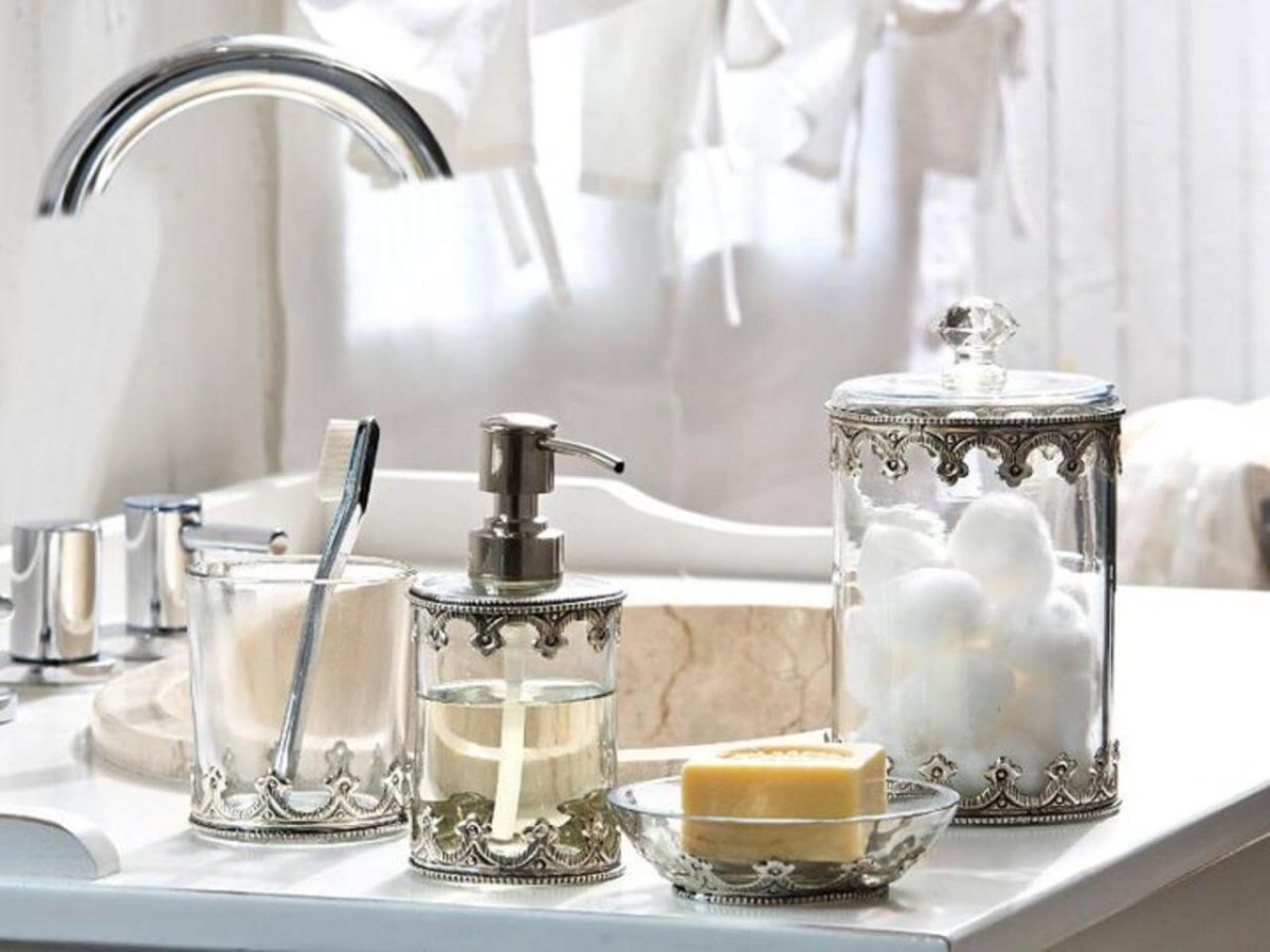 Аксессуары для ванной в интерьере