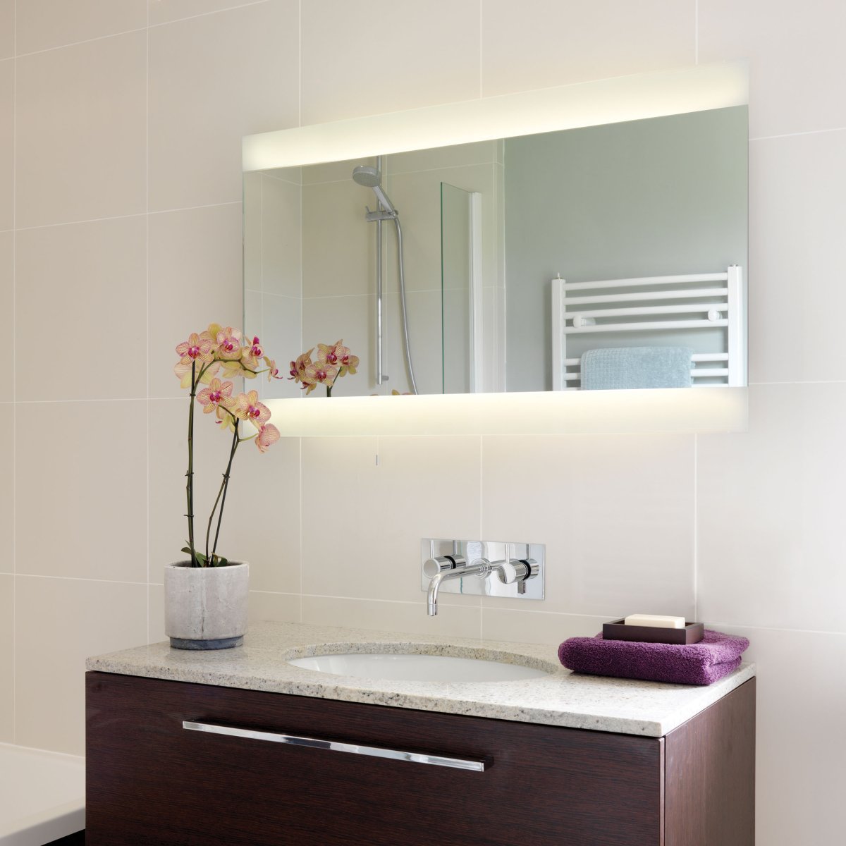 Подсветка для зеркала в ванной