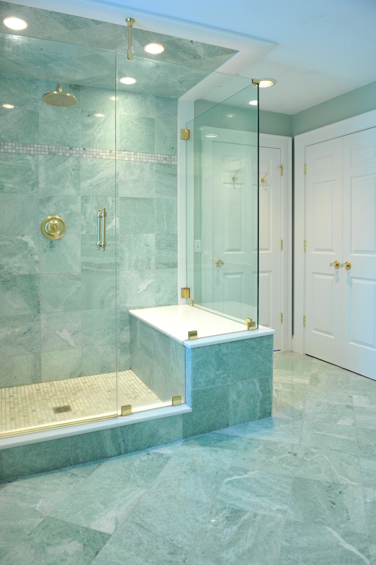 Мраморная плитка для ванной