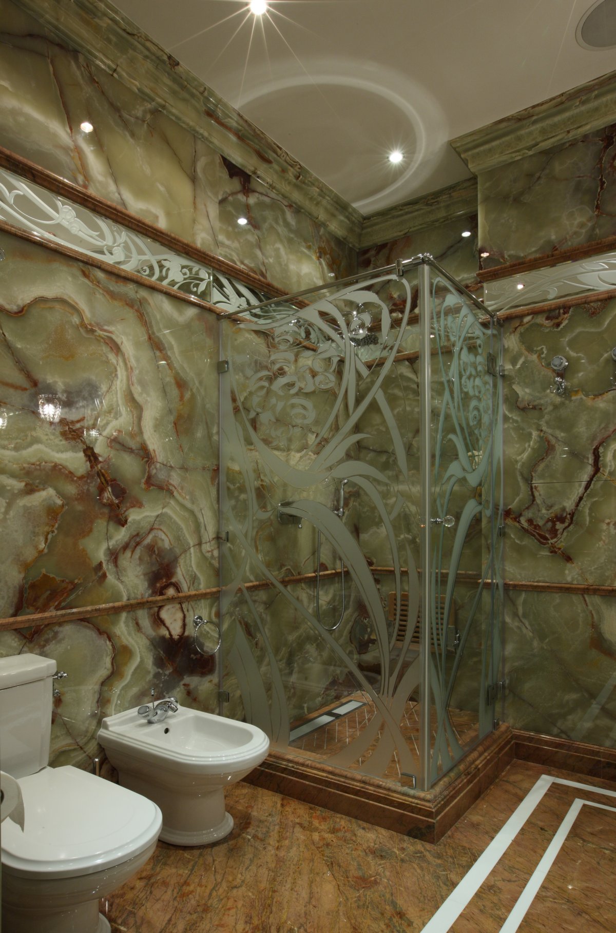 Ванная мрамор с ониксом