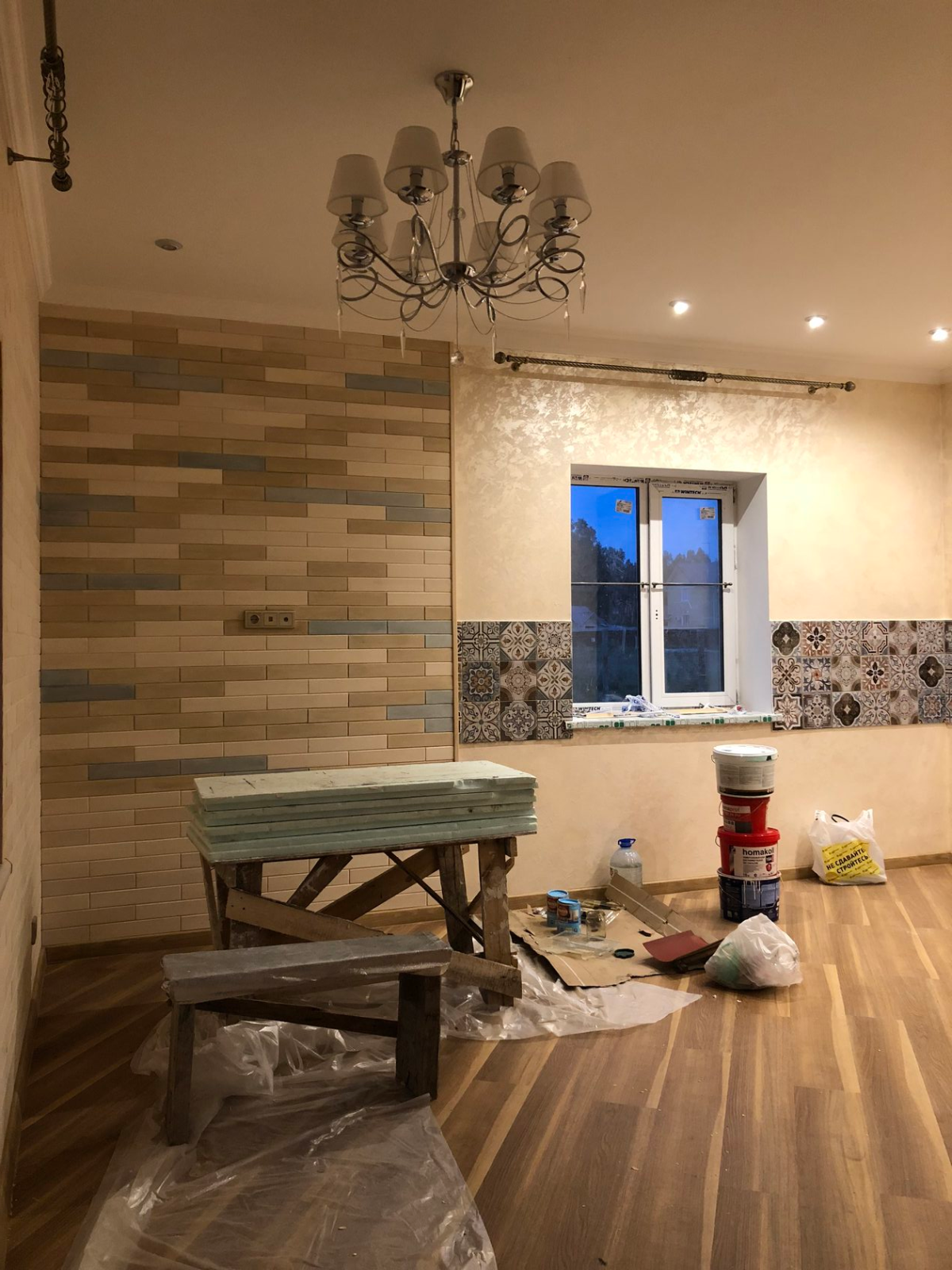 Отделка ванной кварцвиниловой плиткой