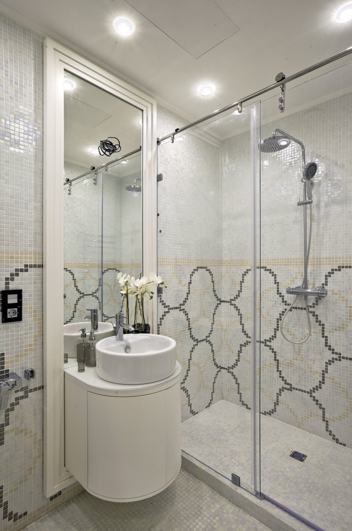 Душевая кабина из плитки