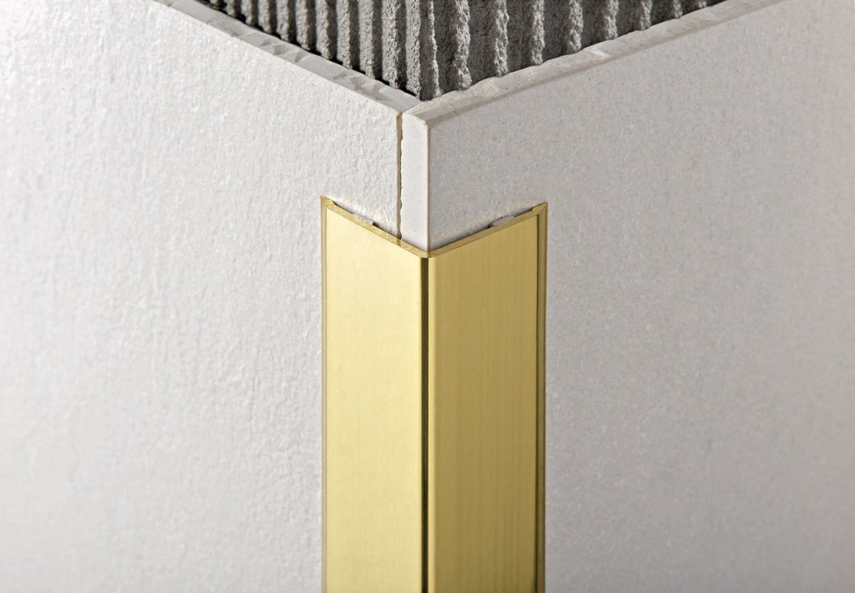 Латунный уголок матовый браш 15х15мм ЛПО-15/15 2,7м