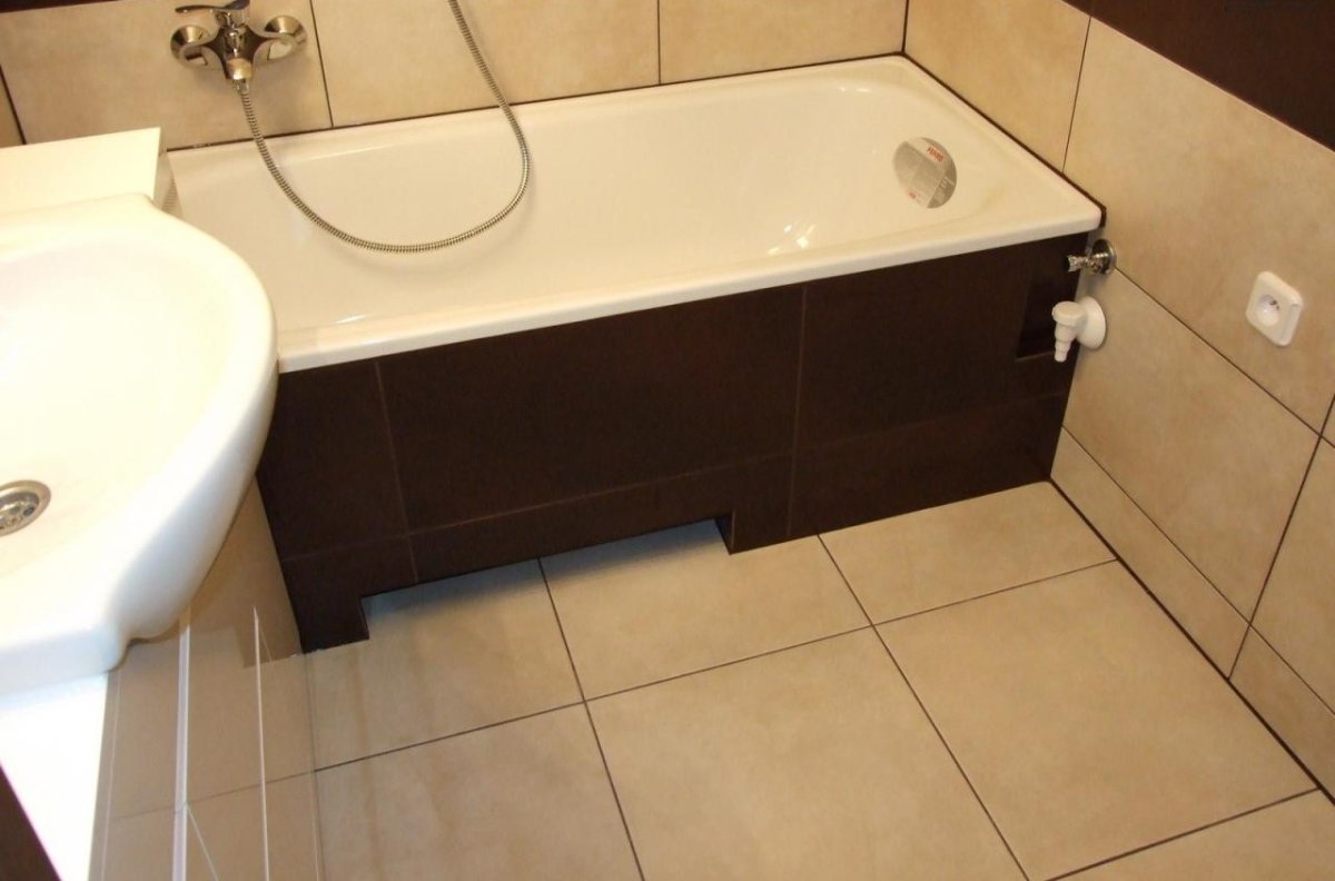 Экран под ванну с выемкой для ног