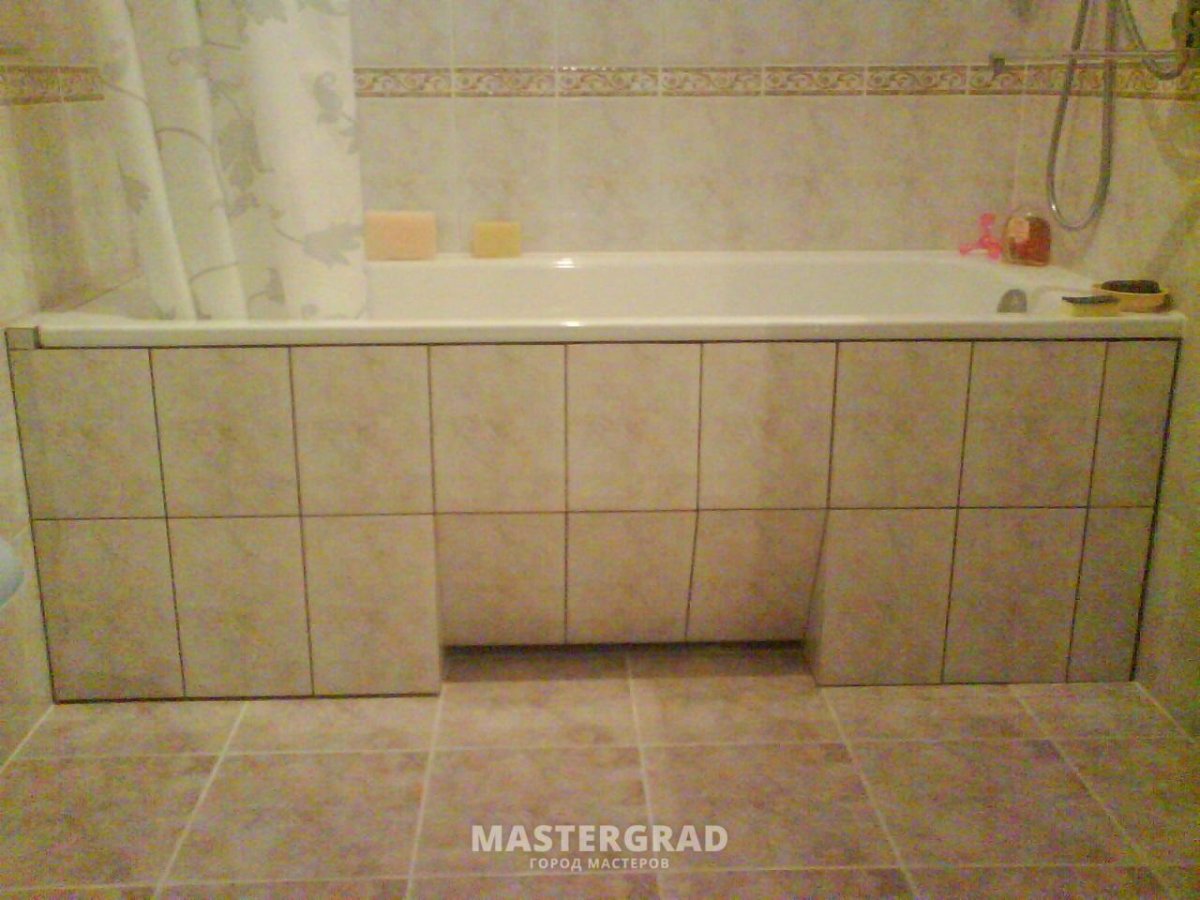 Плитка вдоль ванны