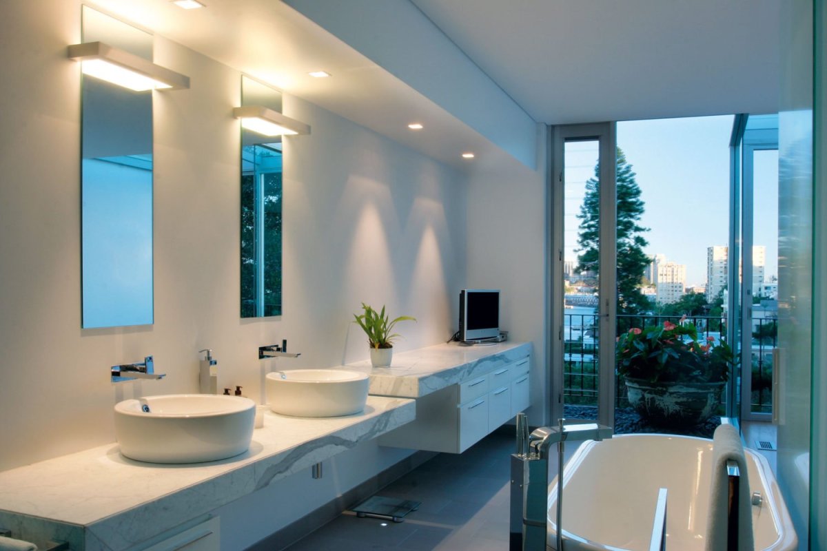 Потолочное освещение в ванной