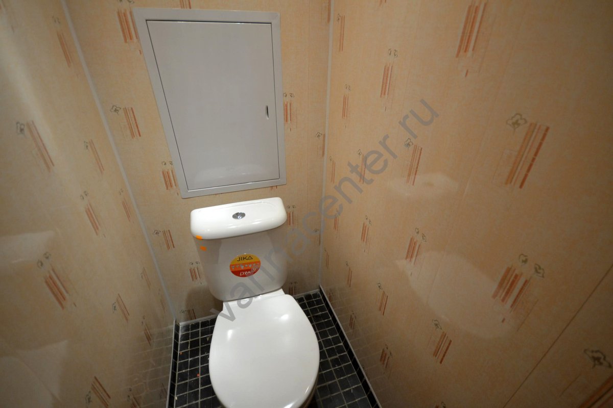 Короб за унитазом