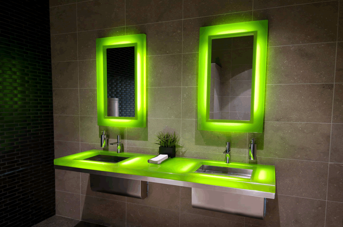 Ванная с неоновой подсветкой