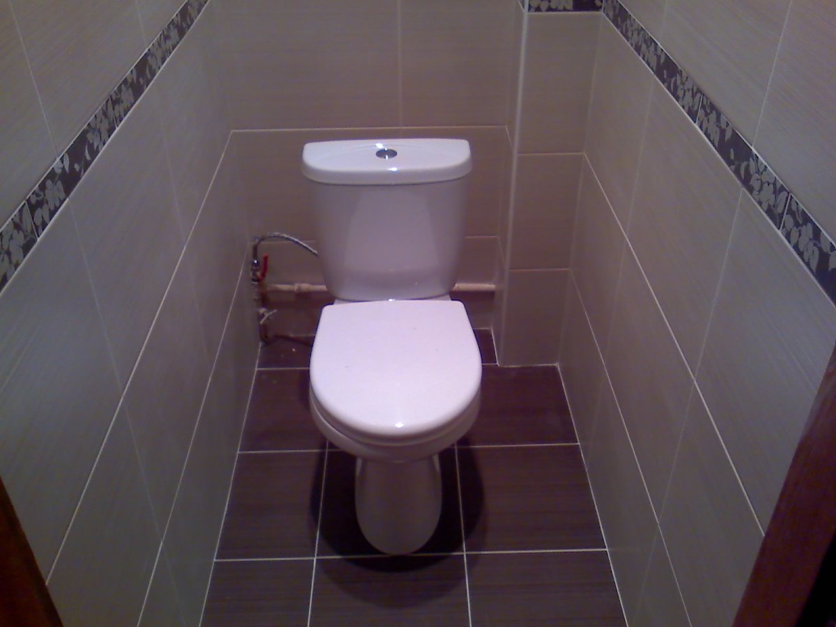 Плитка на пол розовая в туалет