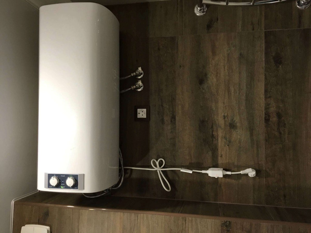 Накопительный электрический водонагреватель Electrolux EWH 80 Formax