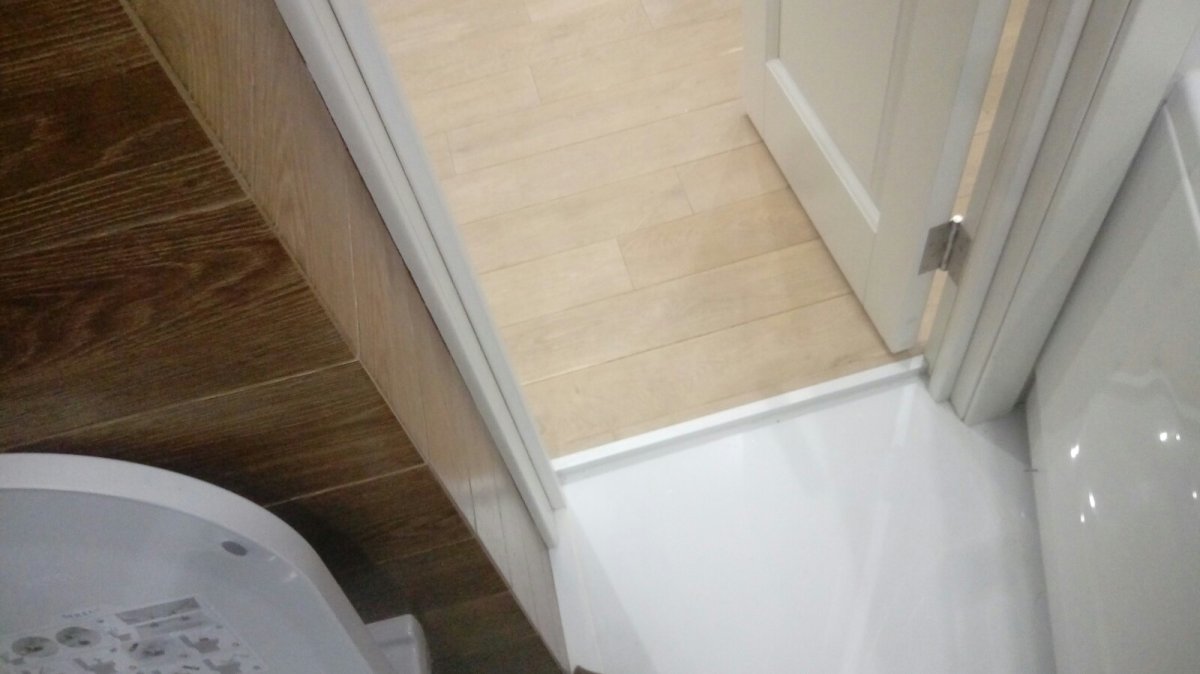 Дверные пороги в ванную