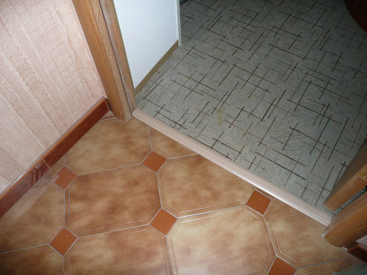 Бетонный порог в ванной