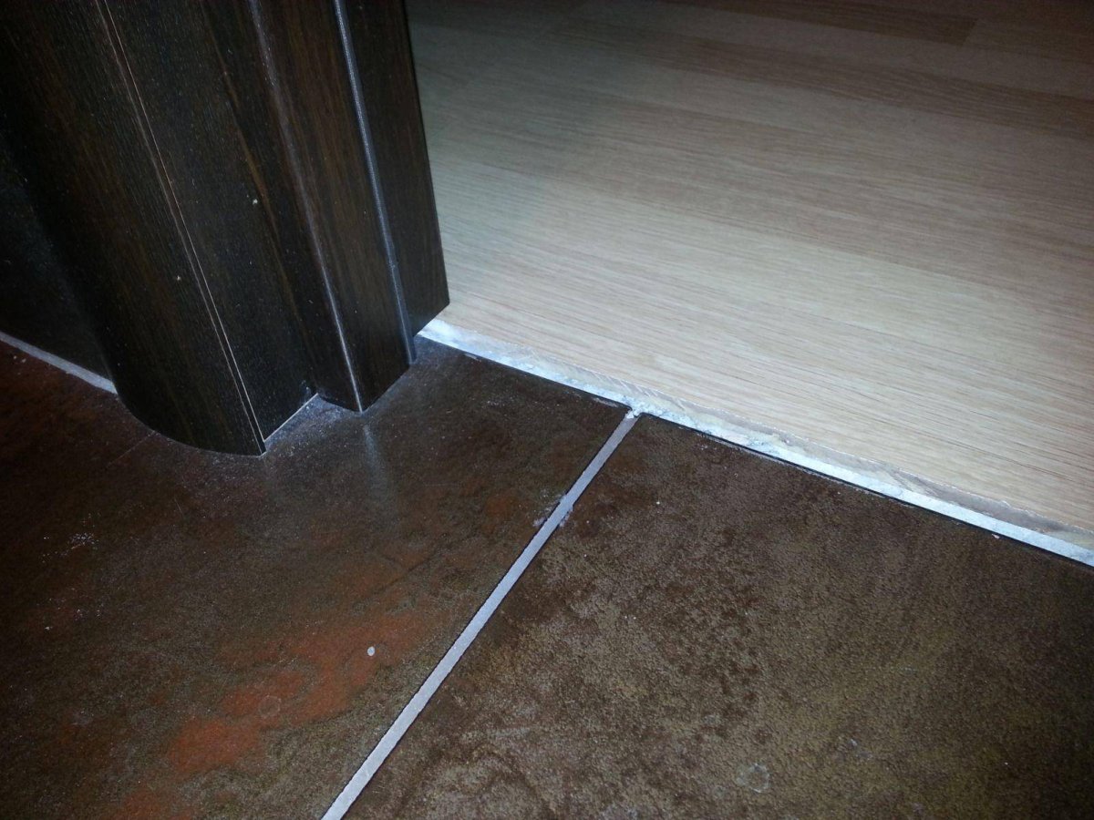 Дверные пороги в ванную