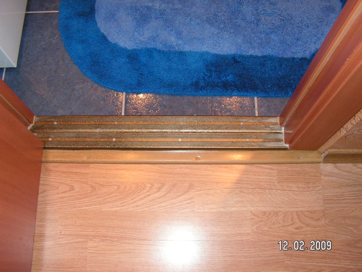 Отделка входного порога