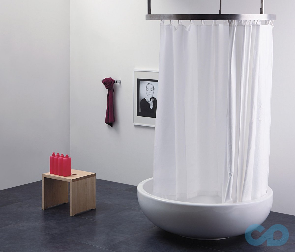 Душевой поддон со шторкой