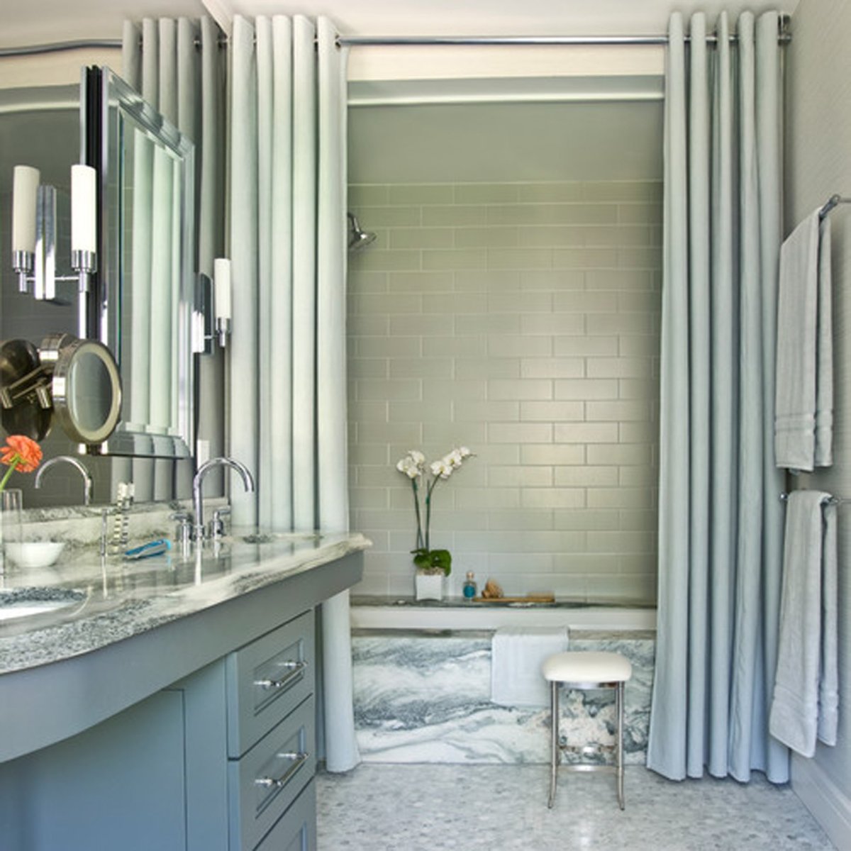 Шторы в ванную комнату
