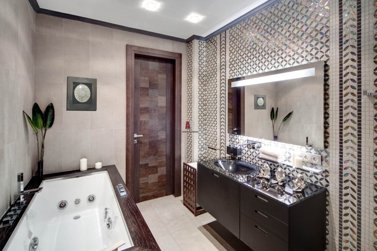 Зеркальная мозаика в ванной