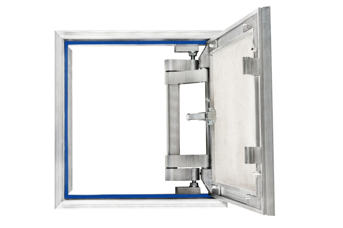 Сантехнический люк в туалет