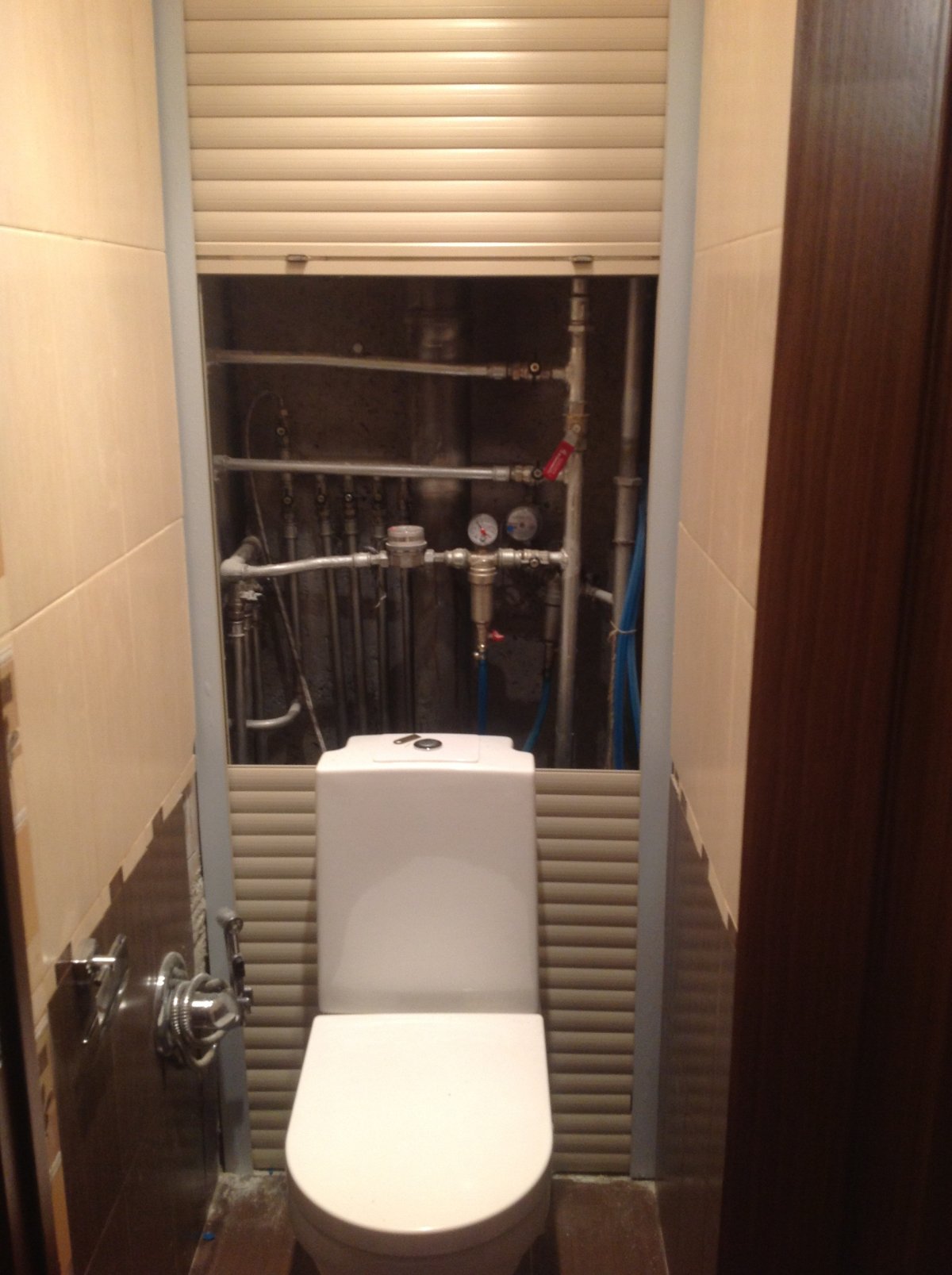 Рольставни Алютех в санузел