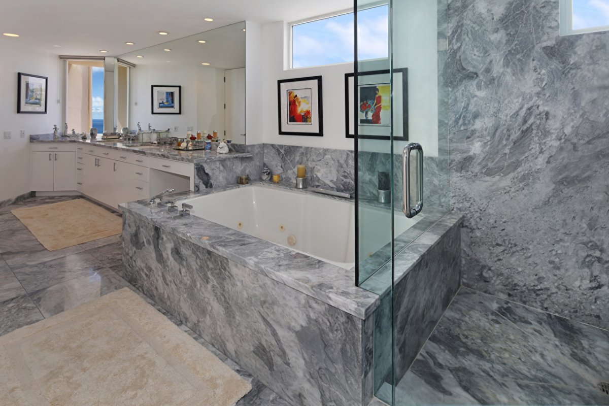 Гибкий мрамор в интерьере ванной