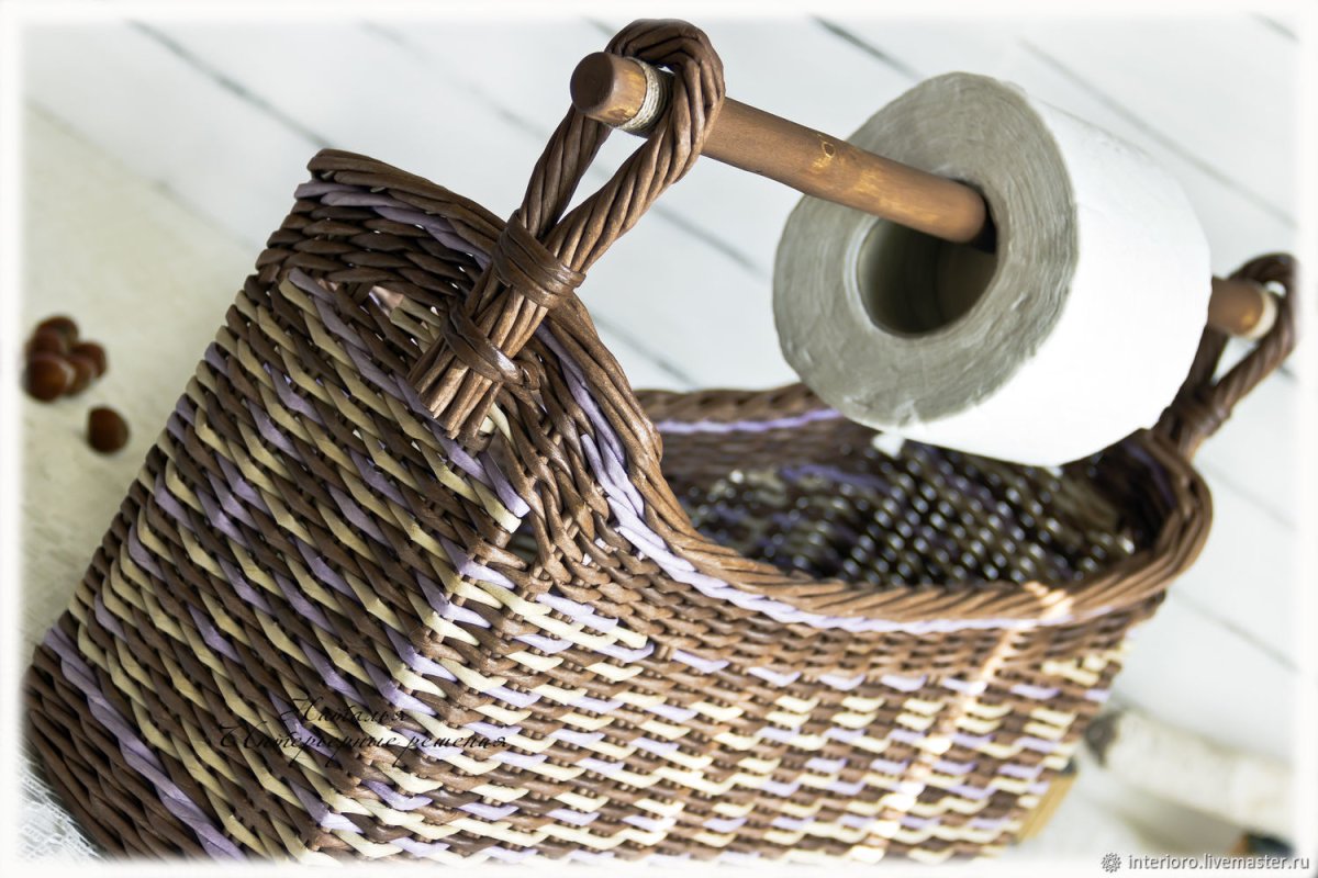 Плетеная корзинка для туалетной бумаги