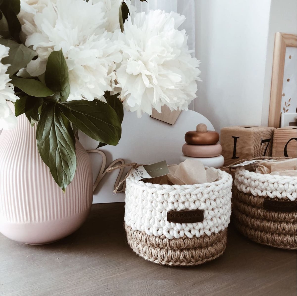 Корзинка для полотенец в ванную