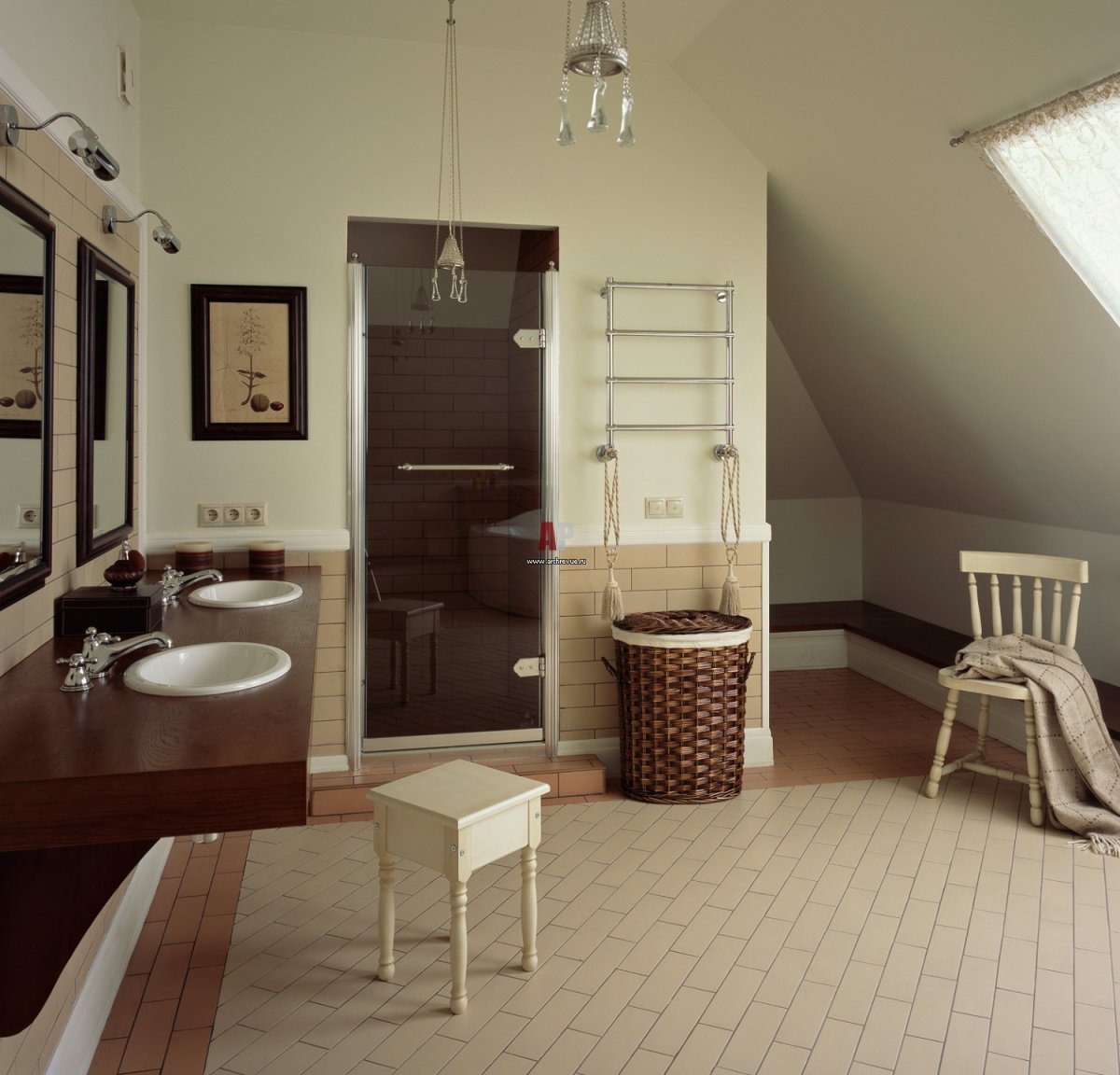 Интерьер ванной в мансарде