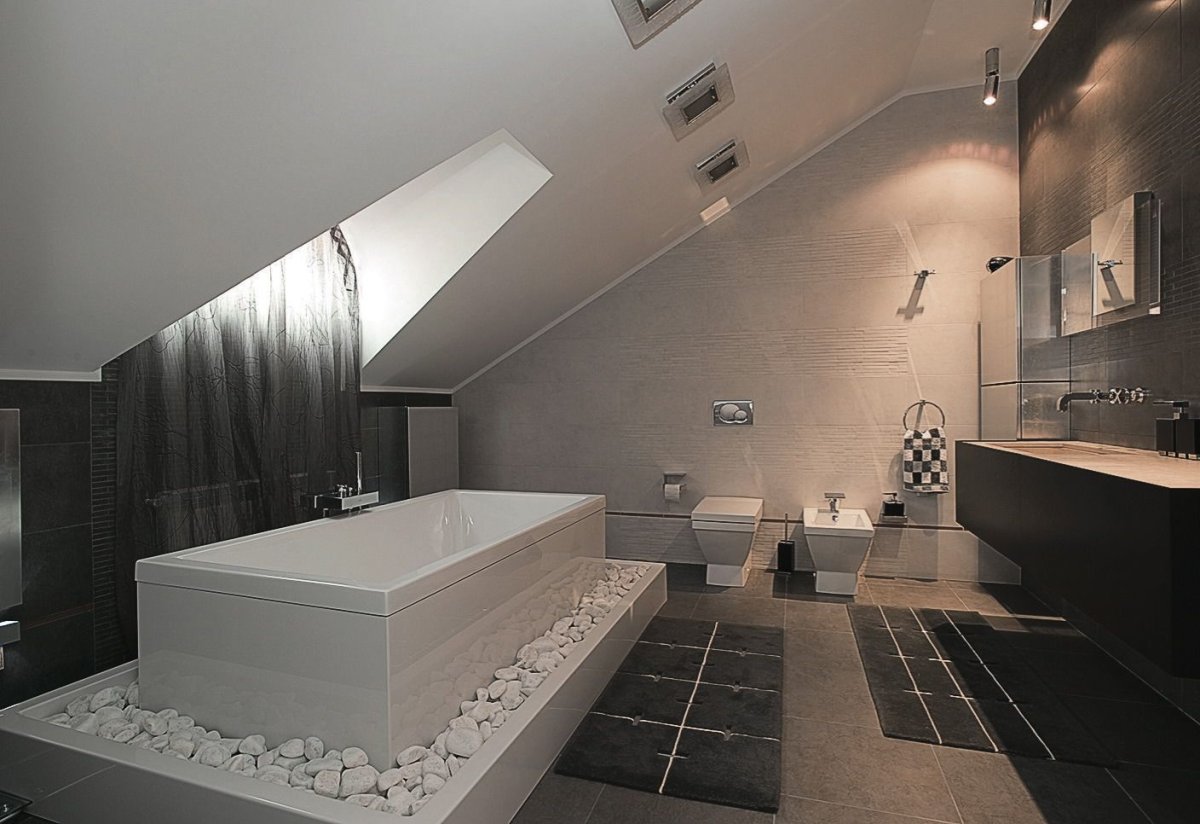 Ванная комната в мансарде