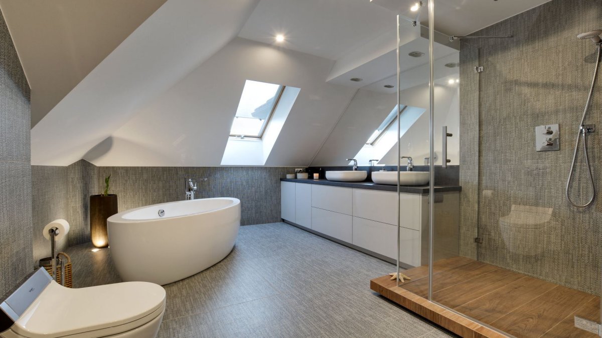 Ванная комната в мансарде