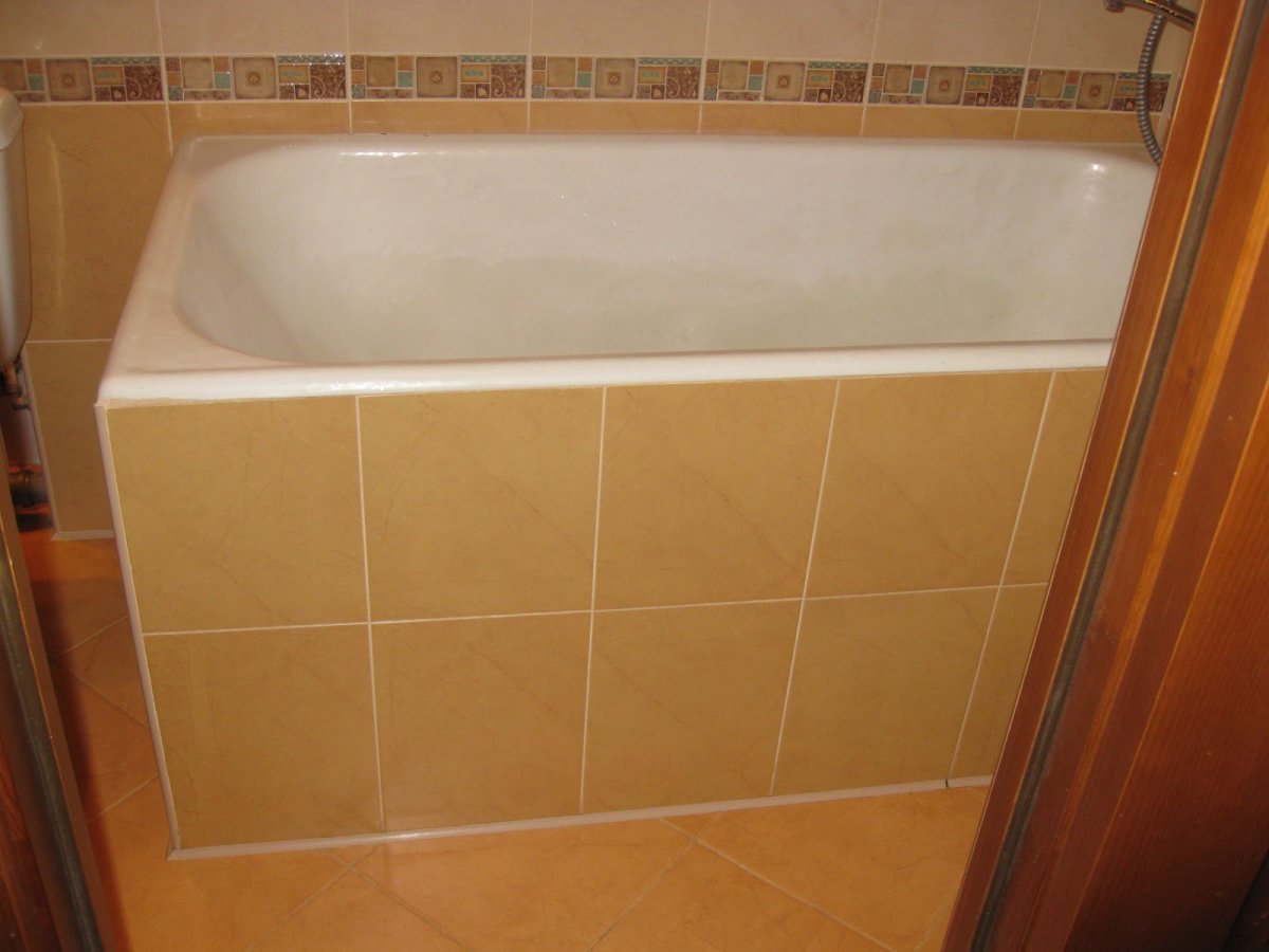 Экран для ванной из плитки