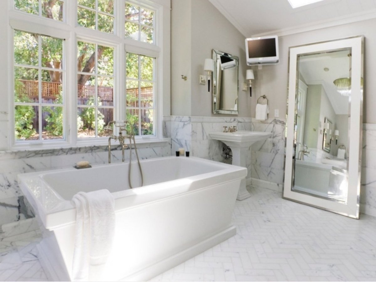 Красивые Ванные комнаты с окном