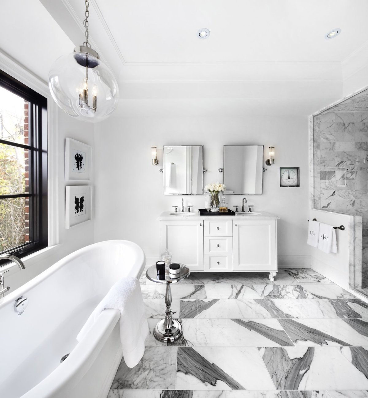 Ванна в белом стиле