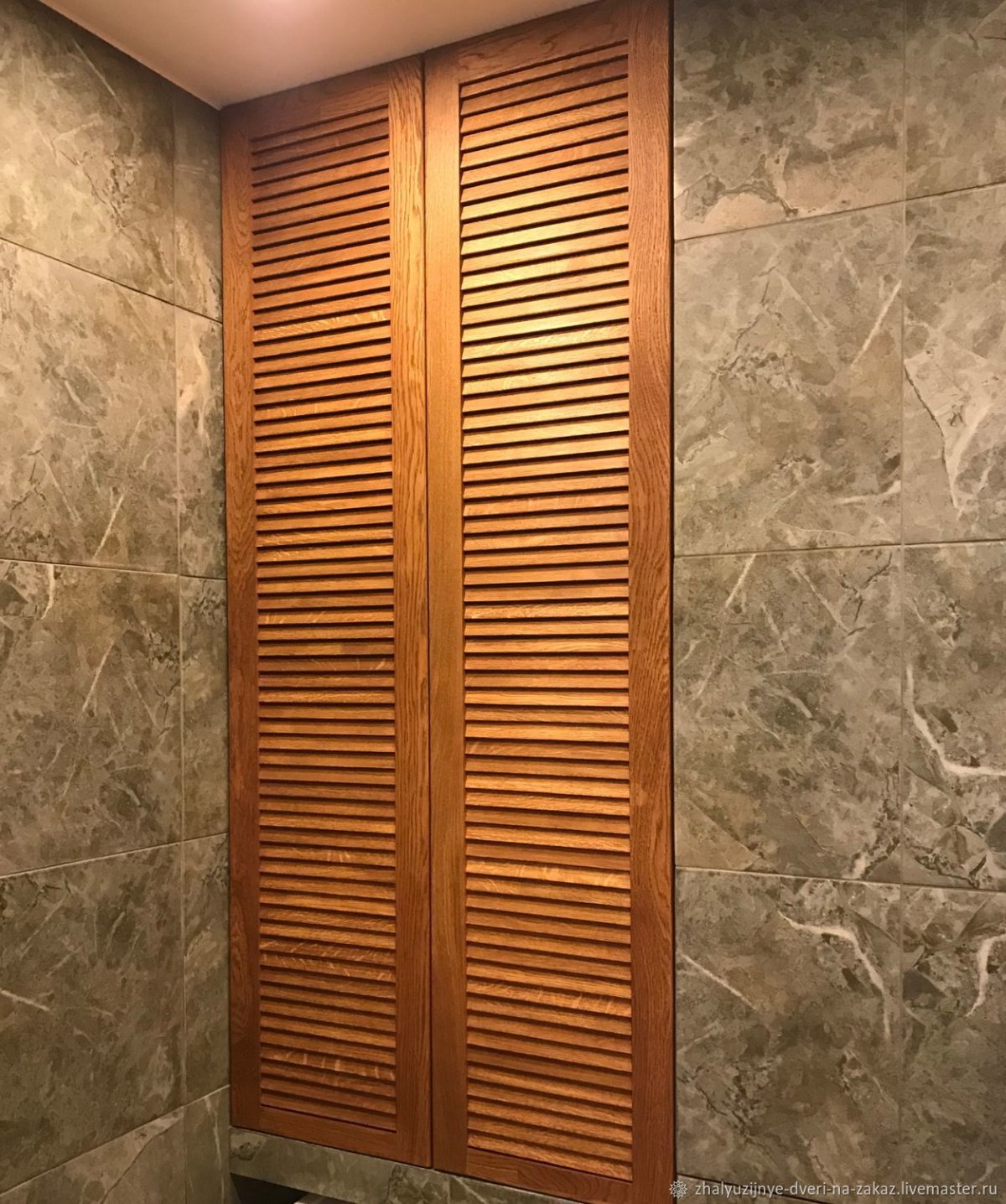 Сантехнический шкаф в туалет