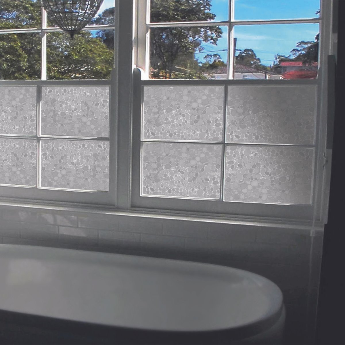 Реклама окно в ванной