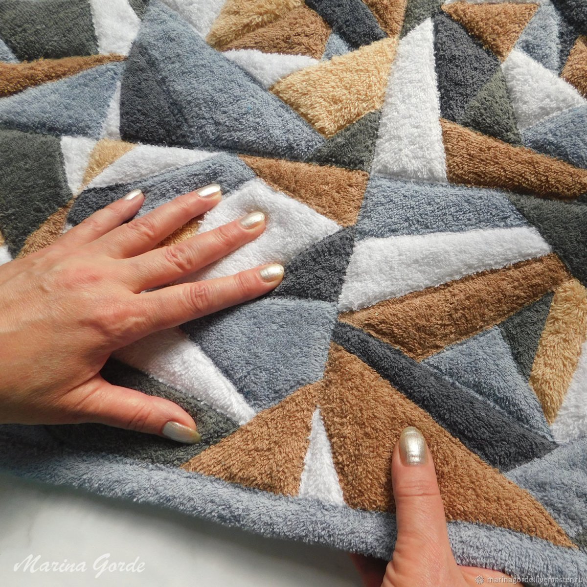 Тканевый ковер в ванной