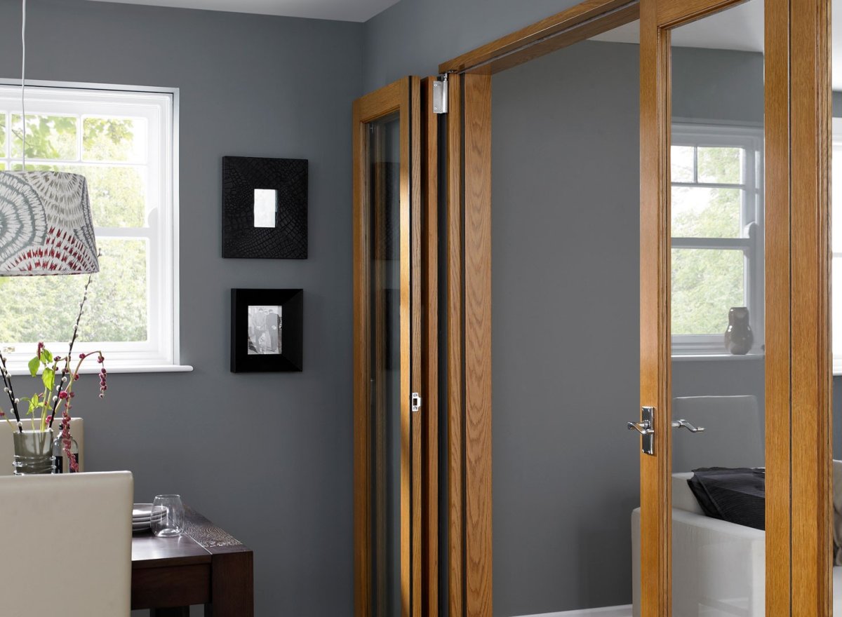 Дверь в душевую комнату