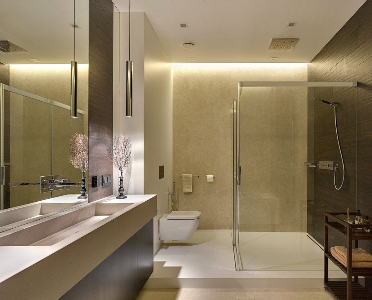 Ванная комната с душем и ванной