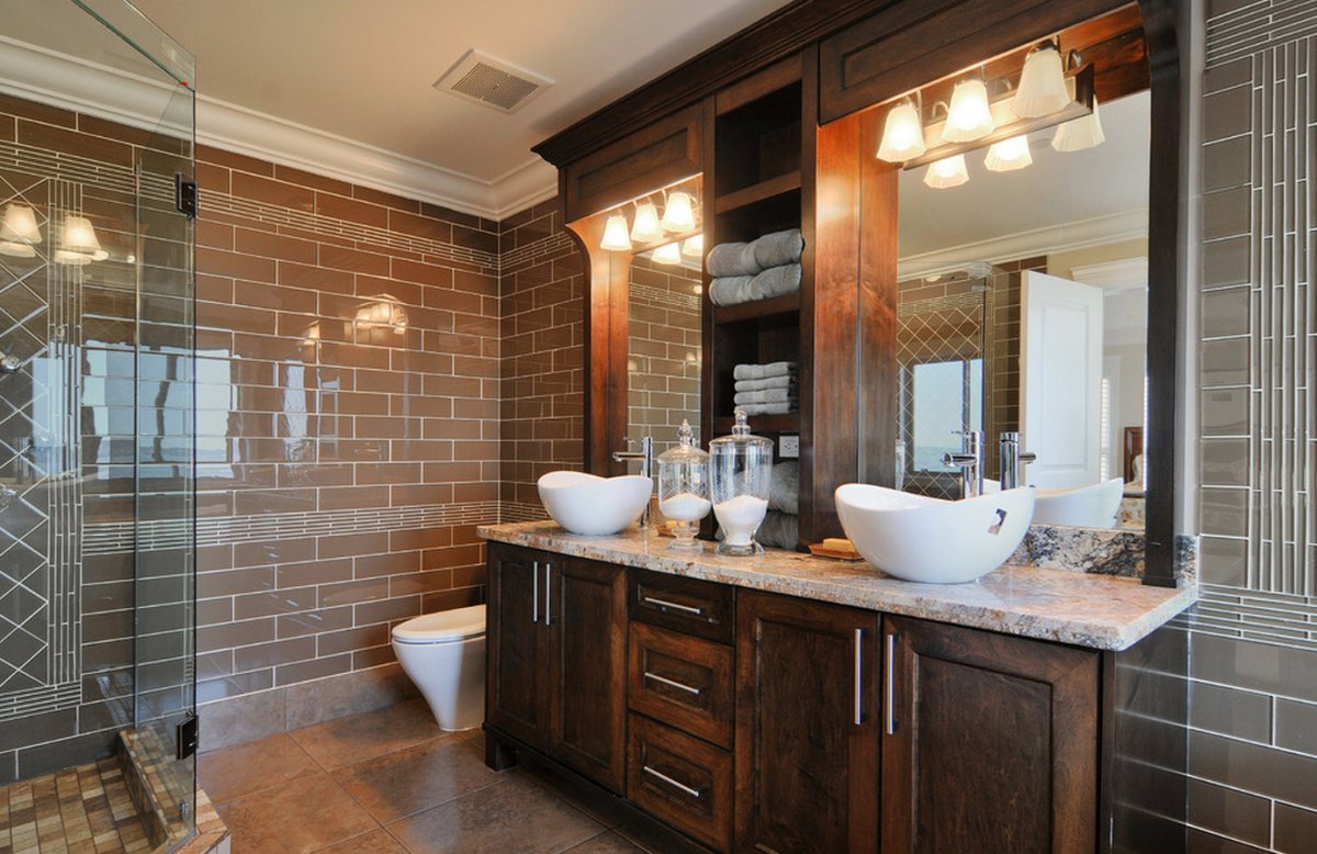 Потолочный плинтус в ванной